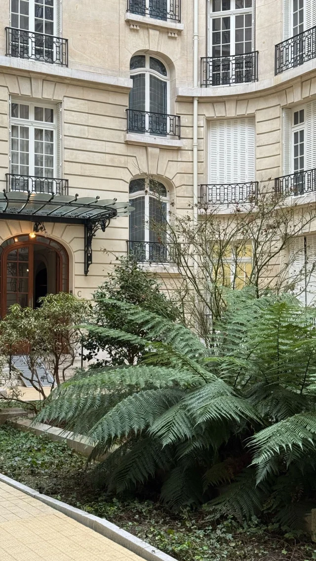 Cela peut être le cas, à condition… 👇🏼

1️⃣ D’augmenter l’espace disponible

2️⃣ De moderniser l’espace 💫

3️⃣ De créer une économie d’énergie (DPE) 🔋

Mais aussi de…

4️⃣ Redonner une véritable âme au bien en valorisant l’existant ✨

Cela passe par les matériaux utilisés, la conservation de certains éléments d’origine comme les poutres apparentes, les cheminées, les moulures !

Garder le cachet du bien ou même le revaloriser à travers vos travaux est un atout considérable pour augmenter sa valeur et son prix en vue d’une éventuelle revente !

Si vous souhaitez trouver le bien idéal, avec ou sans travaux, Homelike Home vous accompagnera dans votre recherche et vous aidera à vous projeter dans votre futur projet 😉

#immobilier #immo #immobilierdeluxe #maison
#appart #chasseurimmobilier
#investissementimmobilier 
#appartementalouer #appartementparisien 
#aesthetic #aesthetichome #aesthetichomedecor
#interieurdeco #atteindresesobjectif #expat #expatlife